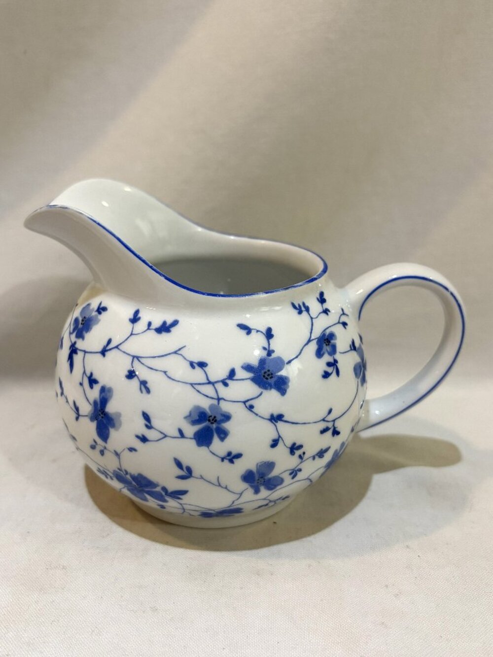 Vintage Arzberg Germany Blue Flower Blaublüten Ceramic Creamer